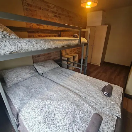 Spacious Great Neighborhood For Photos!
